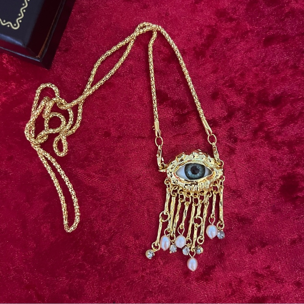 Lovers Eye Victorian Inspired Necklace - Picture 3 of 4